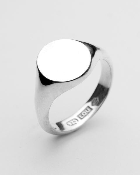 The Oval Signet | Lou Jewellery
